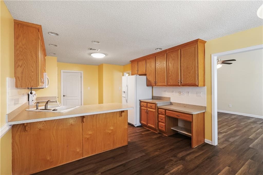 2 bedroom, 2 bathroom, 1,656 sq ft single family residence under contract at 1496 Empress Drive, Mcdonough, GA 30253 — photo 6