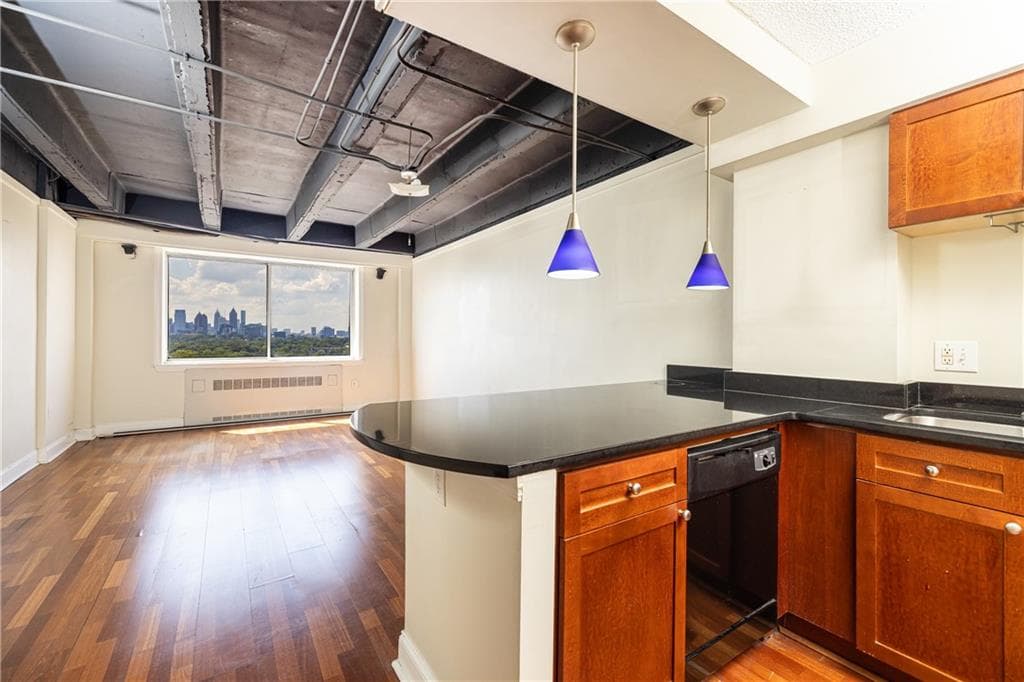 1 bedroom, 1 bathroom, 505 sq ft condominium for sale at 2479 Peachtree Road 1509, Atlanta, GA 30305 — photo 3