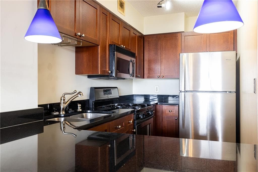 1 bedroom, 1 bathroom, 505 sq ft condominium for sale at 2479 Peachtree Road 1509, Atlanta, GA 30305 — photo 9