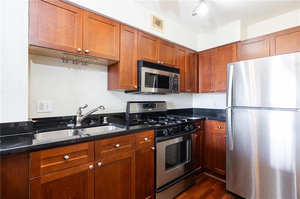 1 bedroom, 1 bathroom, 505 sq ft condominium for sale at 2479 Peachtree Road 1509, Atlanta, GA 30305 — photo 10