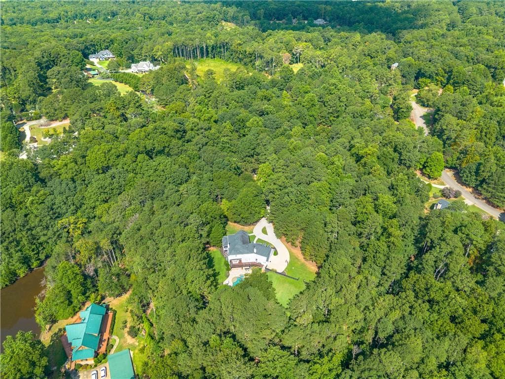 5 bedroom, 4 bathroom, 5,388 sq ft single family residence under contract at 15895 Henderson Road, Milton, GA 30004 — photo 6