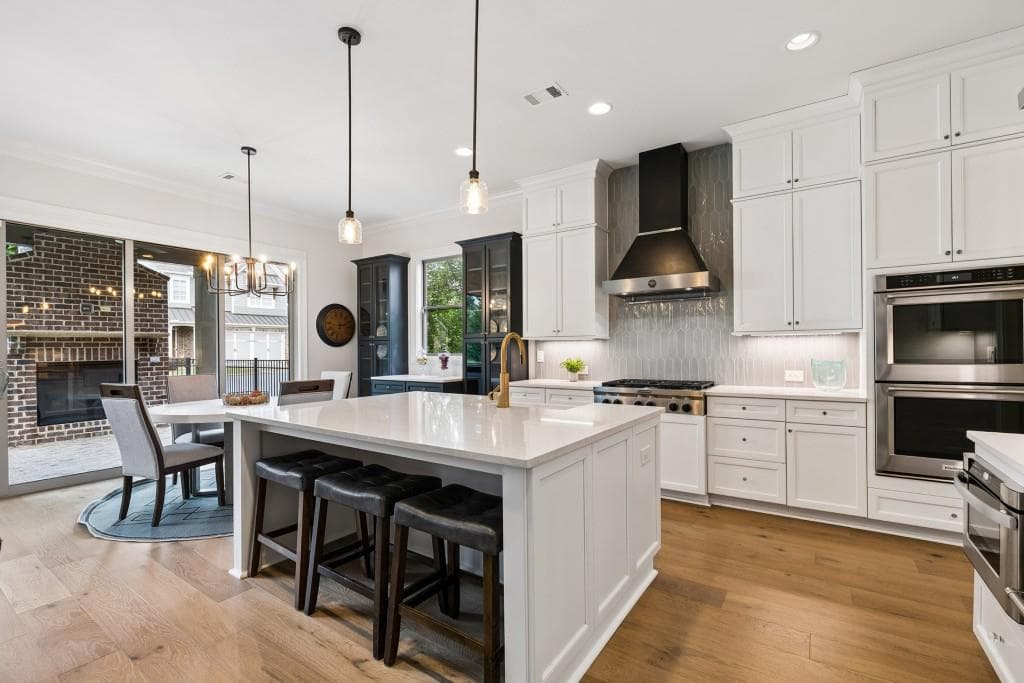 3 bedroom, 4 bathroom, 2,913 sq ft townhouse for sale at 4165 Avid Park, Marietta, GA 30062 — photo 4