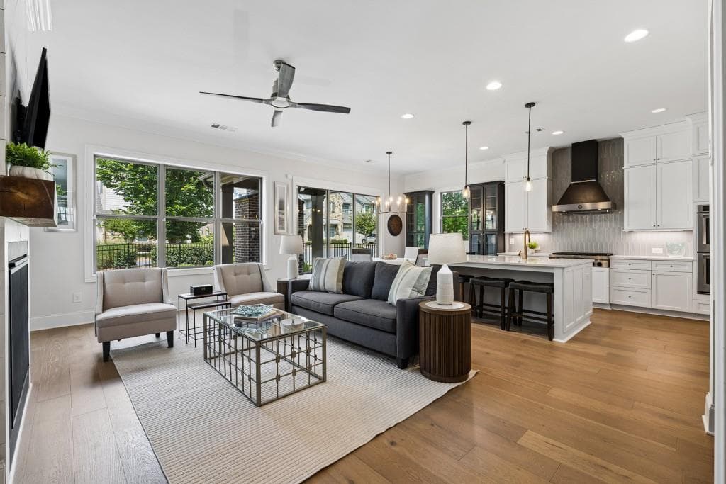 3 bedroom, 4 bathroom, 2,913 sq ft townhouse for sale at 4165 Avid Park, Marietta, GA 30062 — photo 10