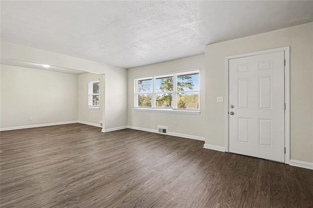 3 bedroom, 2 bathroom, 1,571 sq ft single family residence for sale at 1660 Valencia Road, Decatur, GA 30032 — photo 3