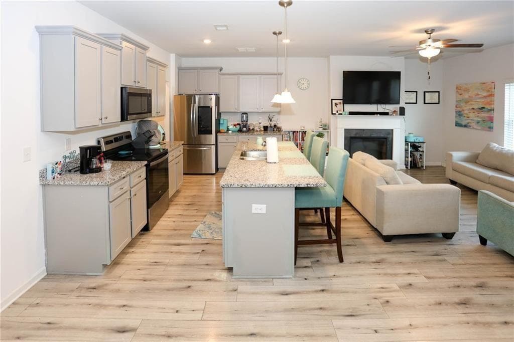 3 bedroom, 3 bathroom, 2,252 sq ft townhouse for sale at 7488 Knoll Hollow Road, Lithonia, GA 30058 — photo 3