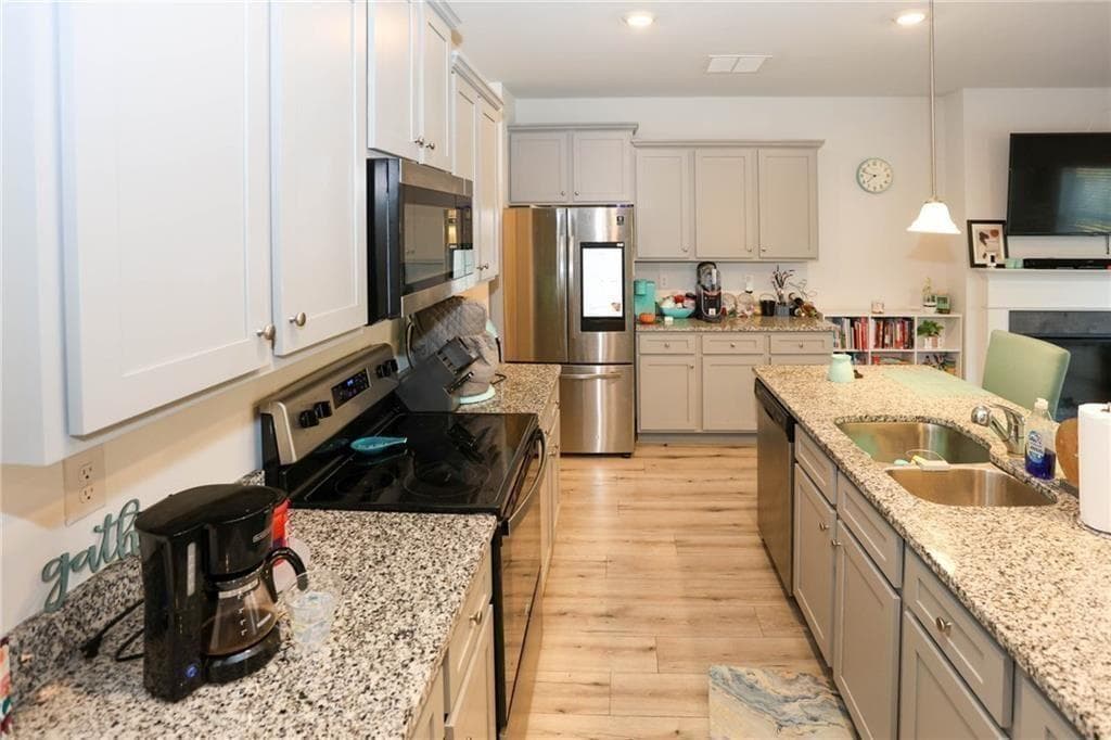 3 bedroom, 3 bathroom, 2,252 sq ft townhouse for sale at 7488 Knoll Hollow Road, Lithonia, GA 30058 — photo 6