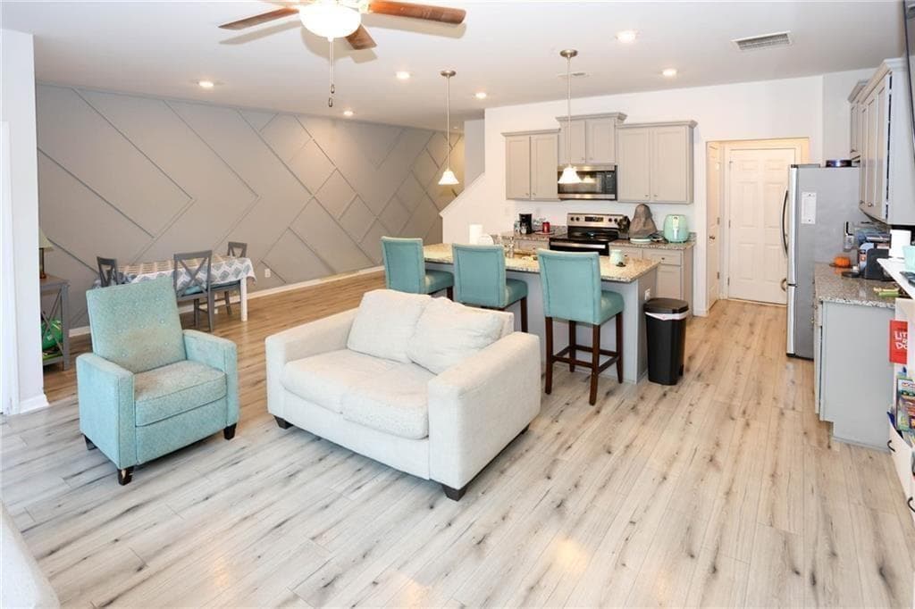 3 bedroom, 3 bathroom, 2,252 sq ft townhouse for sale at 7488 Knoll Hollow Road, Lithonia, GA 30058 — photo 7