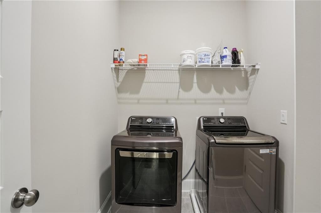 4 bedroom, 4 bathroom, 4,205 sq ft single family residence for sale at 895 Samples Lane, Atlanta, GA 30318 — photo 7