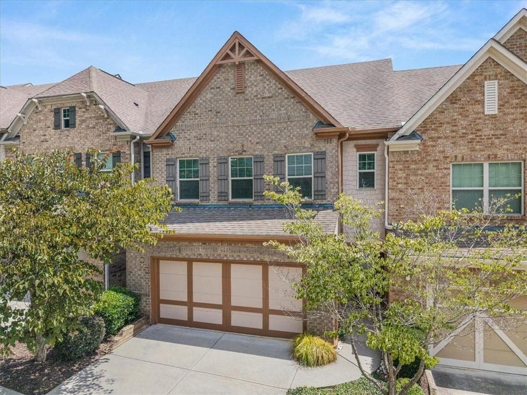 4 bedroom, 4 bathroom, 2,383 sq ft townhouse for sale at 13459 Gardiner Lane, Alpharetta, GA 30004 — photo 2