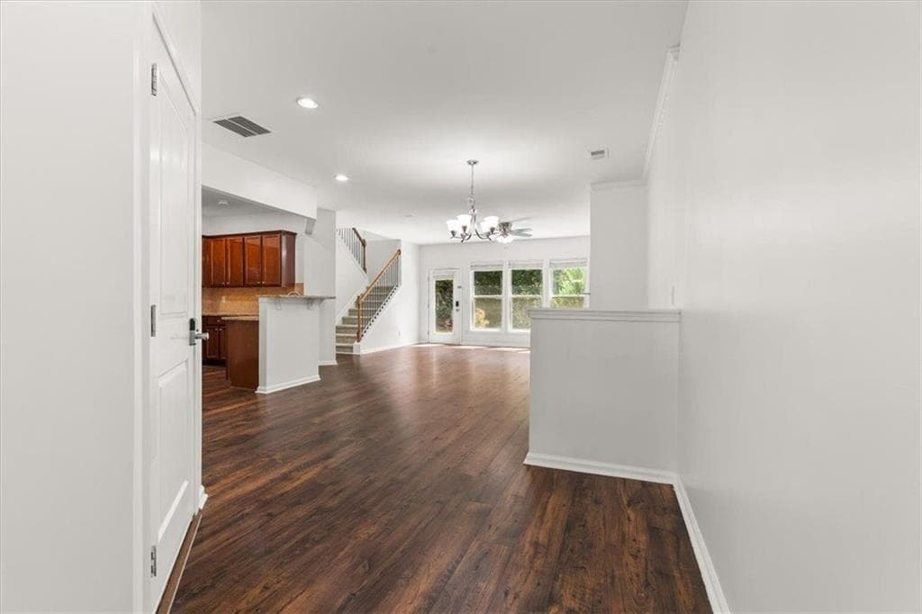 4 bedroom, 4 bathroom, 2,383 sq ft townhouse for sale at 13459 Gardiner Lane, Alpharetta, GA 30004 — photo 3