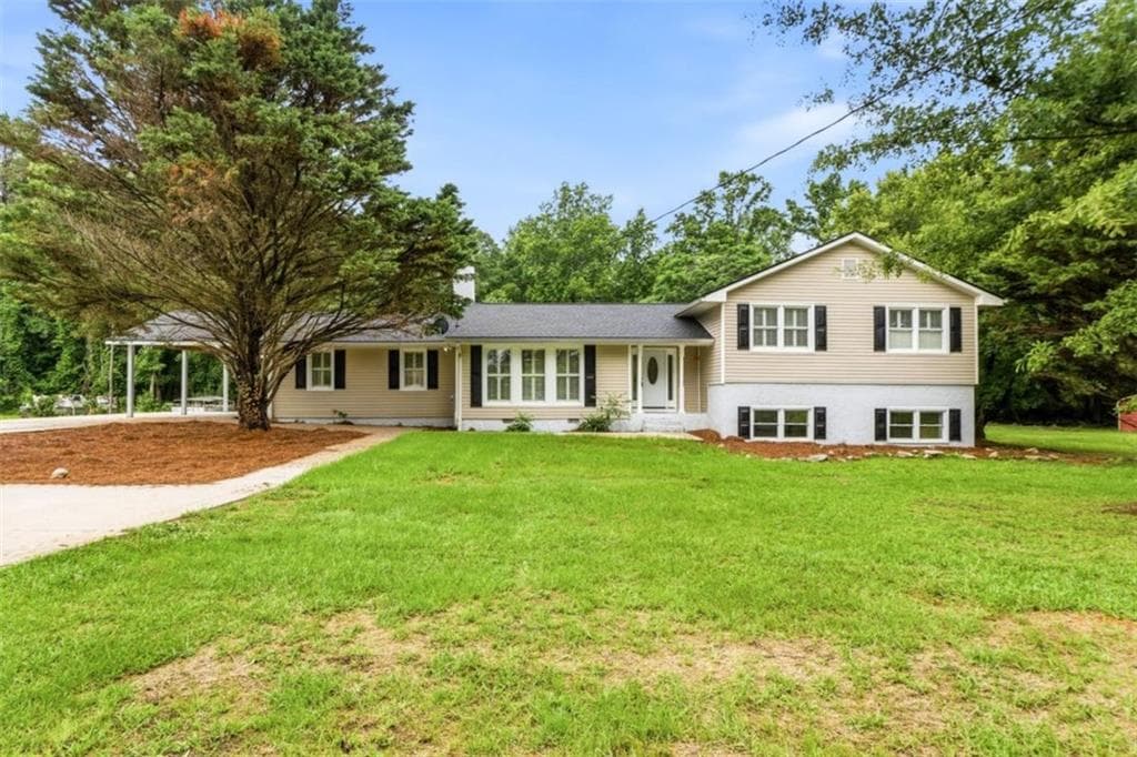 6 bedroom, 3 bathroom, 2,616 sq ft single family residence under contract at 76 Willis Road, Molena, GA 30258