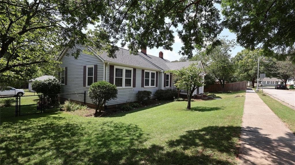 3 bedroom, 2 bathroom, 1,730 sq ft single family residence under contract at 5180 Clark Street, Clarkdale, GA 30111 — photo 4