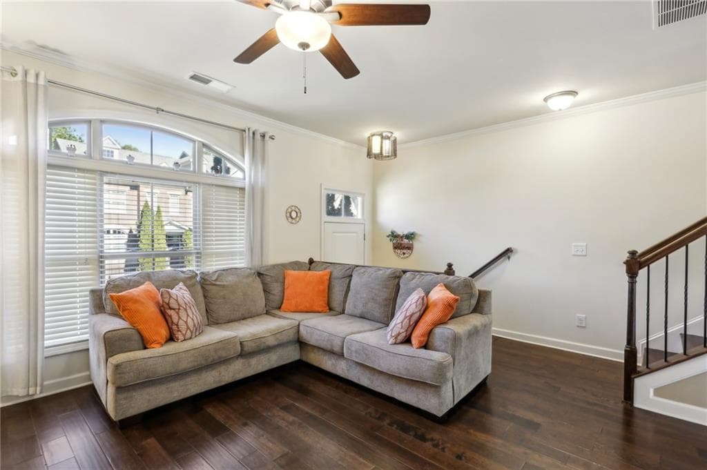 3 bedroom, 4 bathroom, 1,840 sq ft townhouse for sale at 7395 Glisten Avenue, Sandy Springs, GA 30328 — photo 4