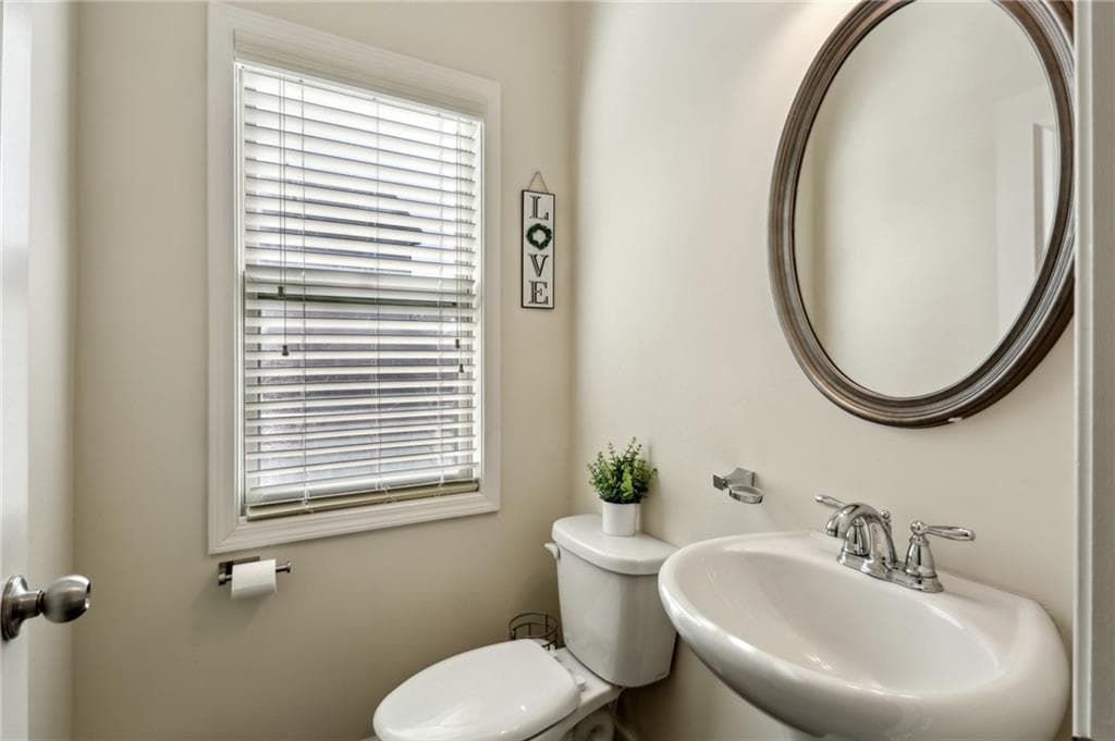 3 bedroom, 4 bathroom, 1,840 sq ft townhouse for sale at 7395 Glisten Avenue, Sandy Springs, GA 30328 — photo 9