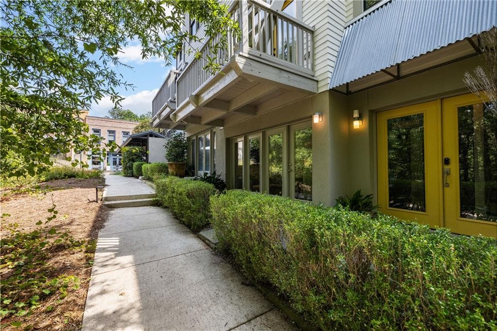 2 bedroom, 2 bathroom, 1,558 sq ft townhouse for sale at 9121 Selborne Lane, Chattahoochee Hills, GA 30268 — photo 3