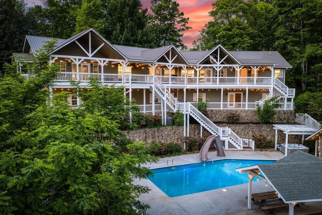 8 bedroom, 7 bathroom, 6,536 sq ft single family residence for sale at 132 Oak Ridge Way, Morganton, GA 30560 — photo 2