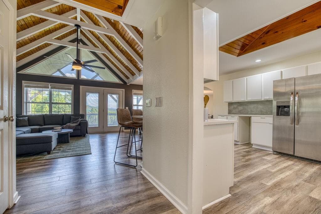 8 bedroom, 7 bathroom, 6,536 sq ft single family residence for sale at 132 Oak Ridge Way, Morganton, GA 30560 — photo 5