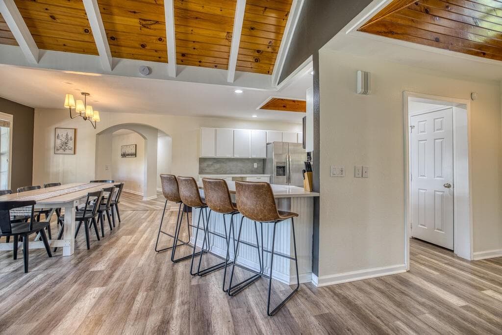 8 bedroom, 7 bathroom, 6,536 sq ft single family residence for sale at 132 Oak Ridge Way, Morganton, GA 30560 — photo 8