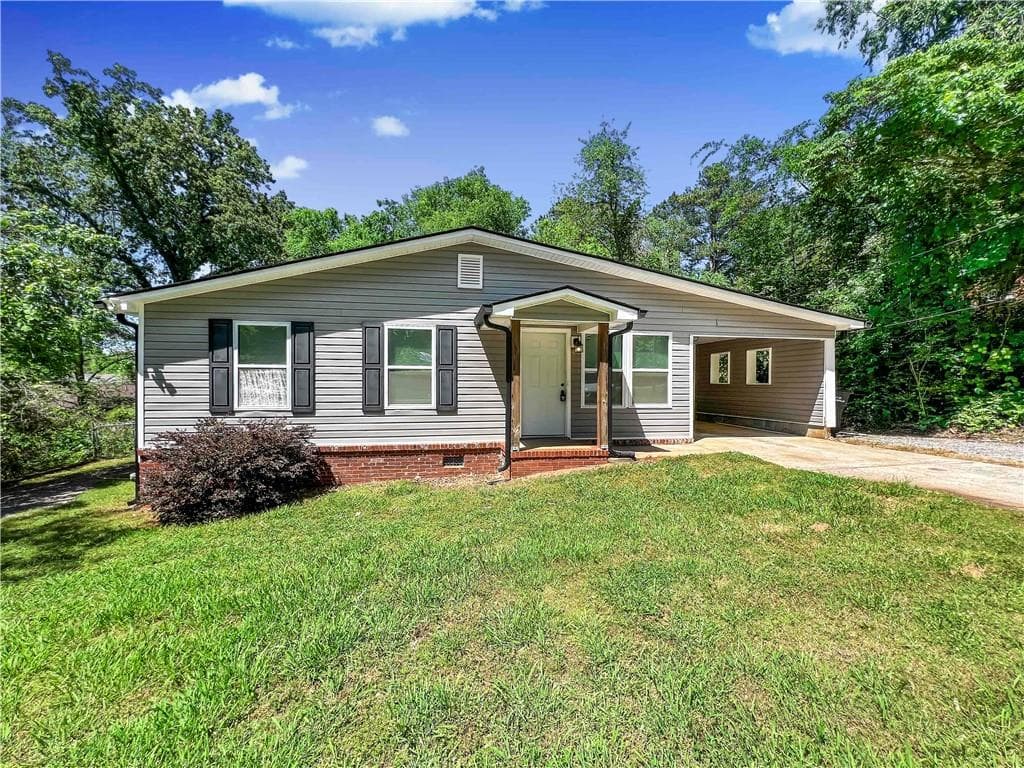 3 bedroom, 1 bathroom, 949 sq ft single family residence for sale at 18 Mockingbird Drive, Cartersville, GA 30120 — photo 2