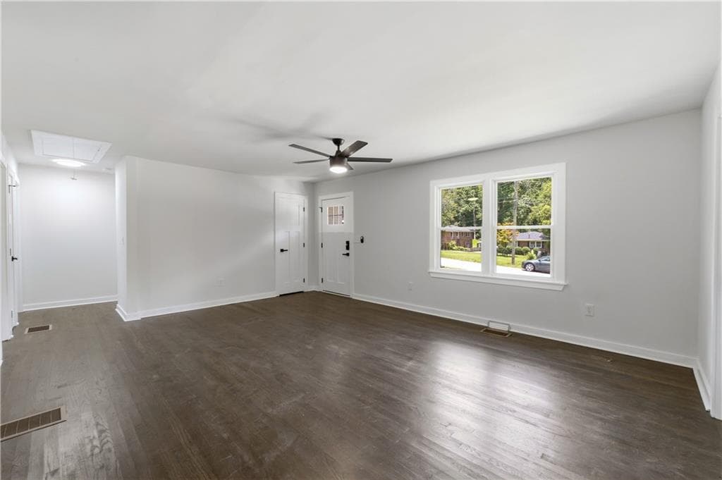 3 bedroom, 2 bathroom, 1,640 sq ft single family residence under contract at 53 Springside Drive, Atlanta, GA 30354 — photo 10
