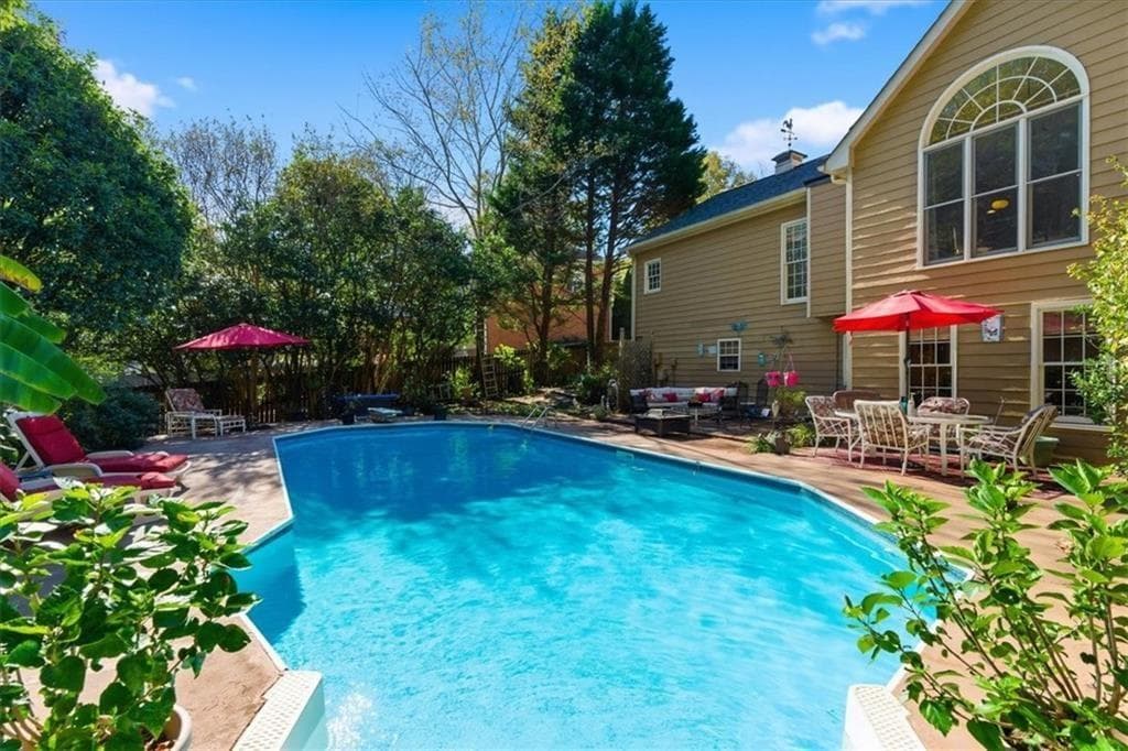 5 bedroom, 4 bathroom, 4,400 sq ft single family residence under contract at 591 Delphinium Boulevard, Acworth, GA 30102 — photo 6