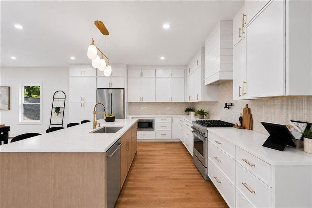 5 bedroom, 4 bathroom, 3,932 sq ft single family residence for sale at 953 Ormewood Avenue, Atlanta, GA 30316 — photo 6
