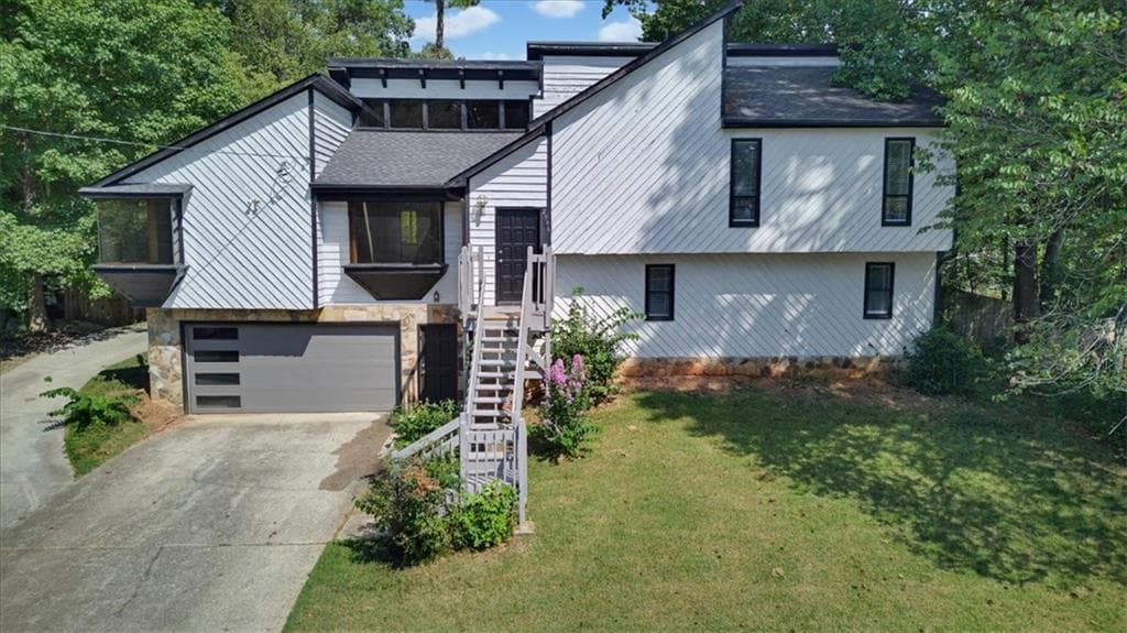 3 bedroom, 3 bathroom, 2,352 sq ft single family residence for sale at 2996 Rockbridge Road, Marietta, GA 30066 — photo 2