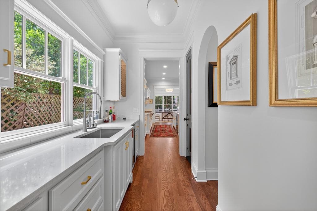 6 bedroom, 6 bathroom, 5,858 sq ft single family residence for sale at 615 Burke Road, Atlanta, GA 30305 — photo 8