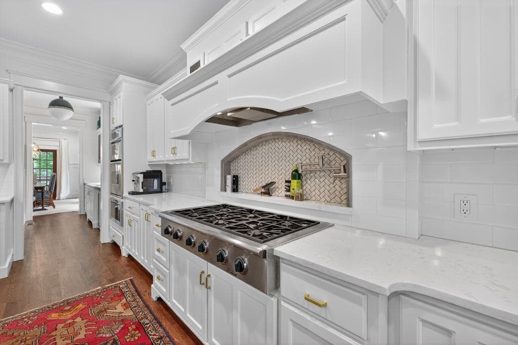 6 bedroom, 6 bathroom, 5,858 sq ft single family residence for sale at 615 Burke Road, Atlanta, GA 30305 — photo 9