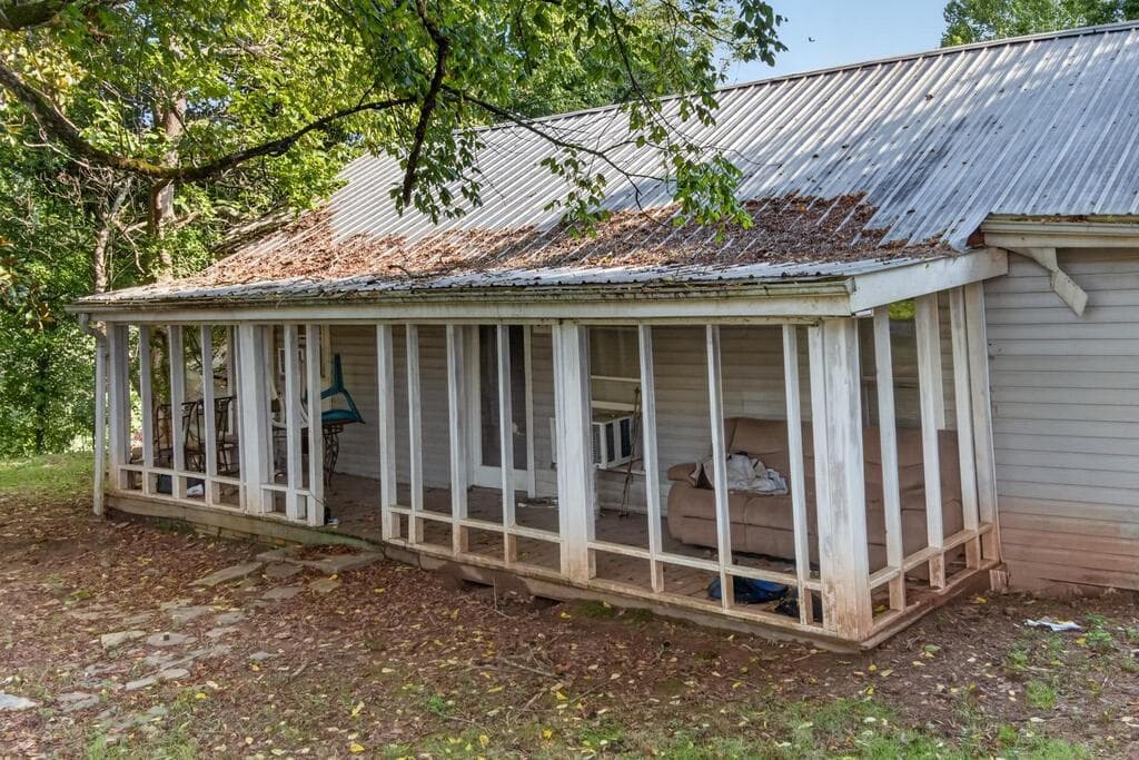 2 bedroom, 1 bathroom single family residence for sale at 367 E Second Street, Blue Ridge, GA 30513 — photo 3