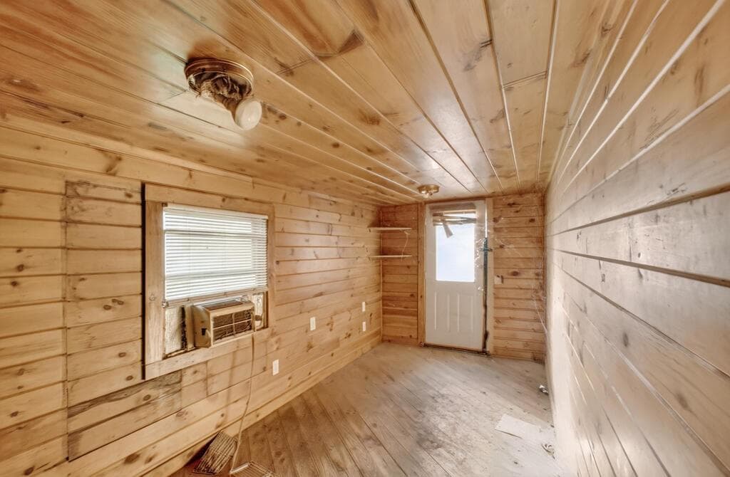 2 bedroom, 1 bathroom single family residence for sale at 367 E Second Street, Blue Ridge, GA 30513 — photo 6