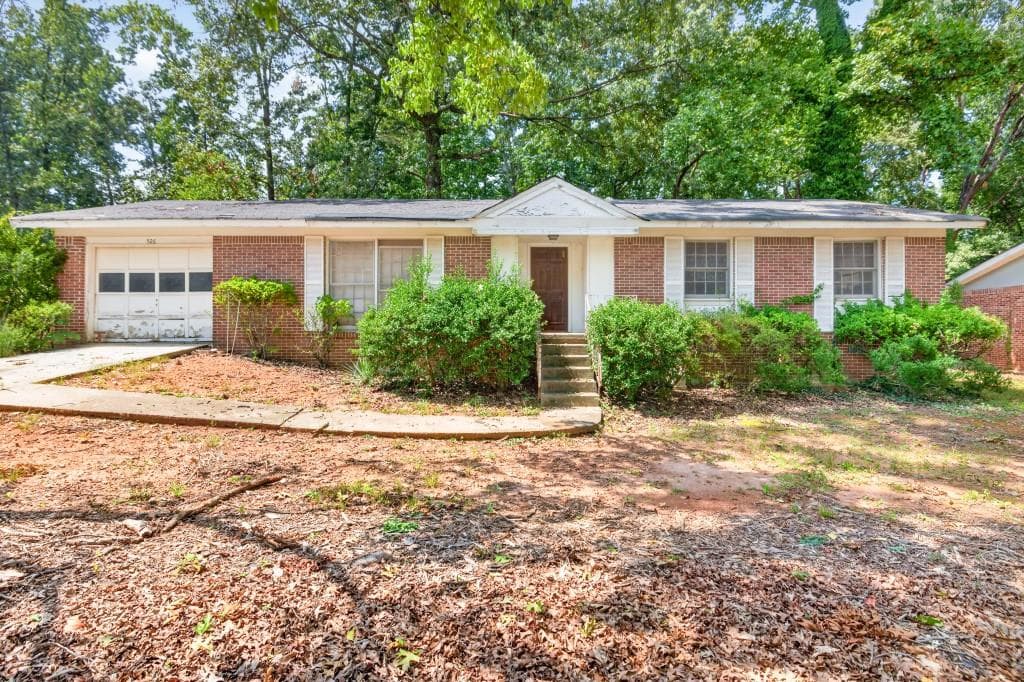 3 bedroom, 2 bathroom, 1,464 sq ft single family residence sold at 526 Stonewood Drive, Stone Mountain, GA 30087