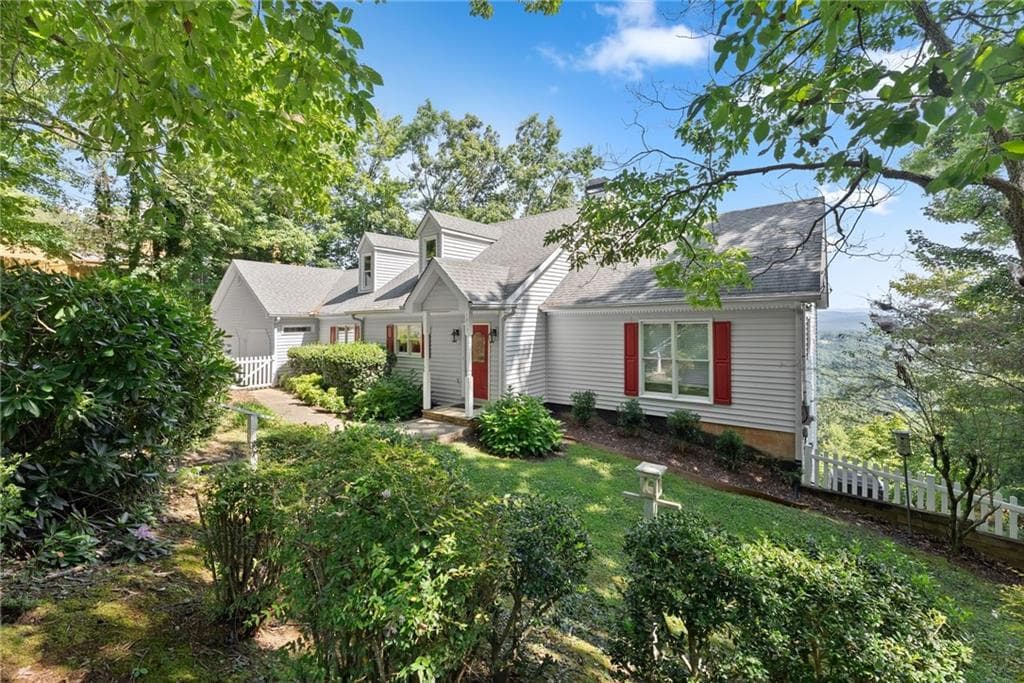 3 bedroom, 3 bathroom, 3,548 sq ft single family residence for sale at 1015 Eagle Ridge Road, Dawsonville, GA 30534 — photo 8