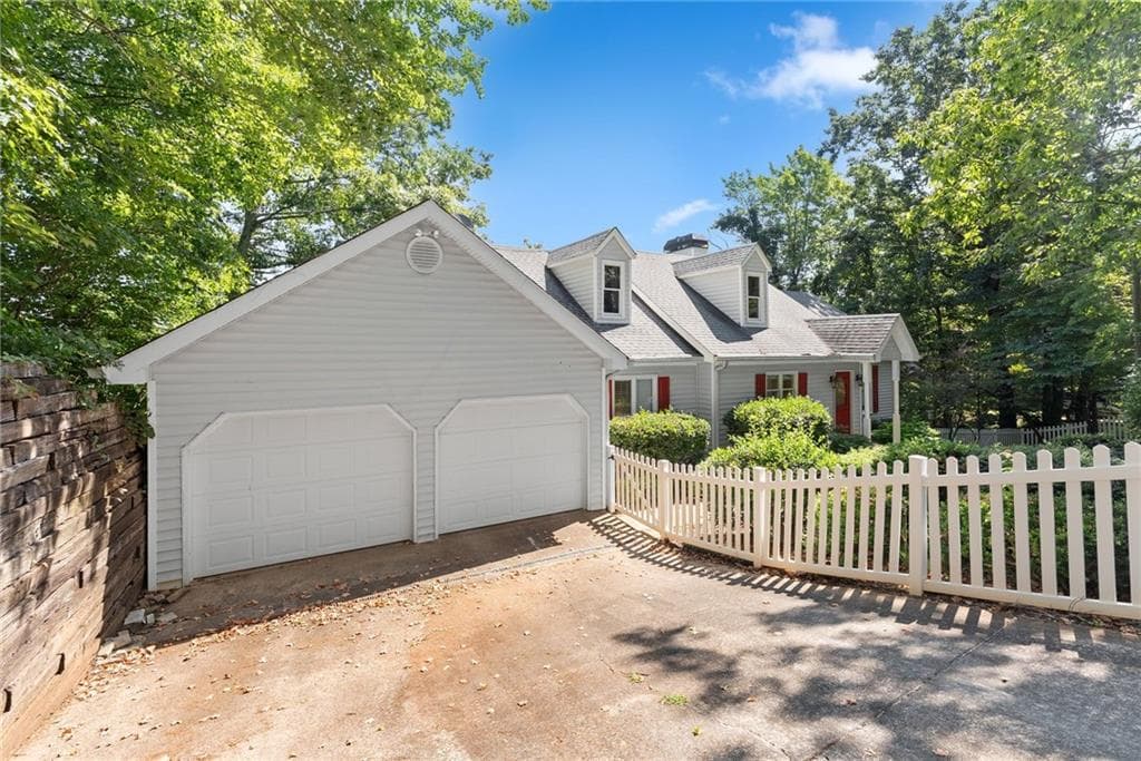 3 bedroom, 3 bathroom, 3,548 sq ft single family residence for sale at 1015 Eagle Ridge Road, Dawsonville, GA 30534 — photo 9