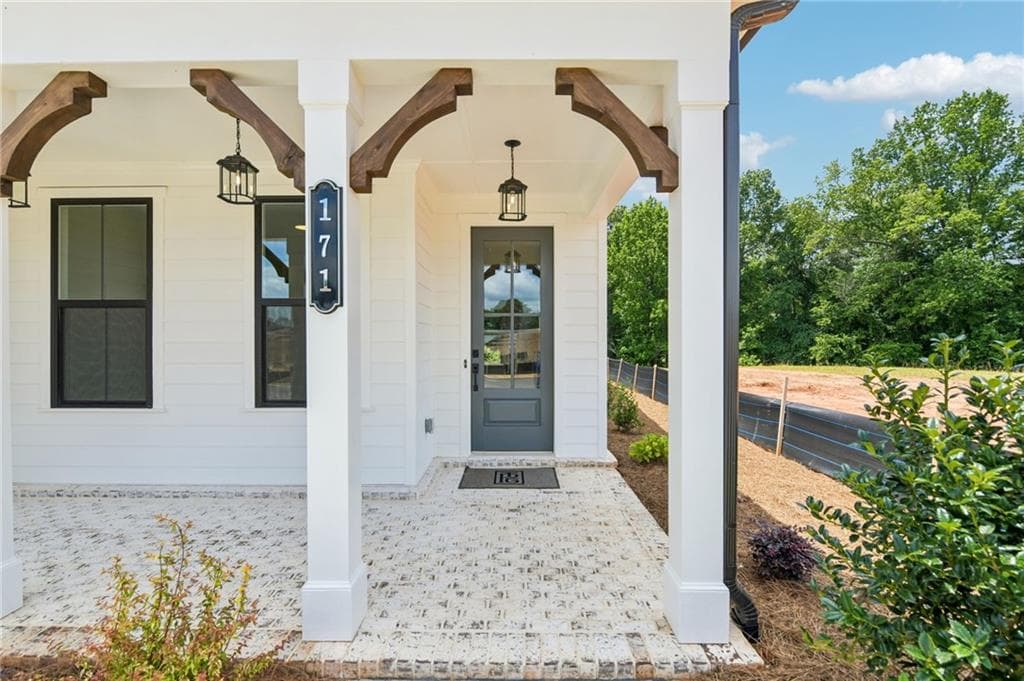 3 bedroom, 3 bathroom, 2,018 sq ft single family residence for sale at 103 High Point Drive, Hoschton, GA 30548 — photo 4