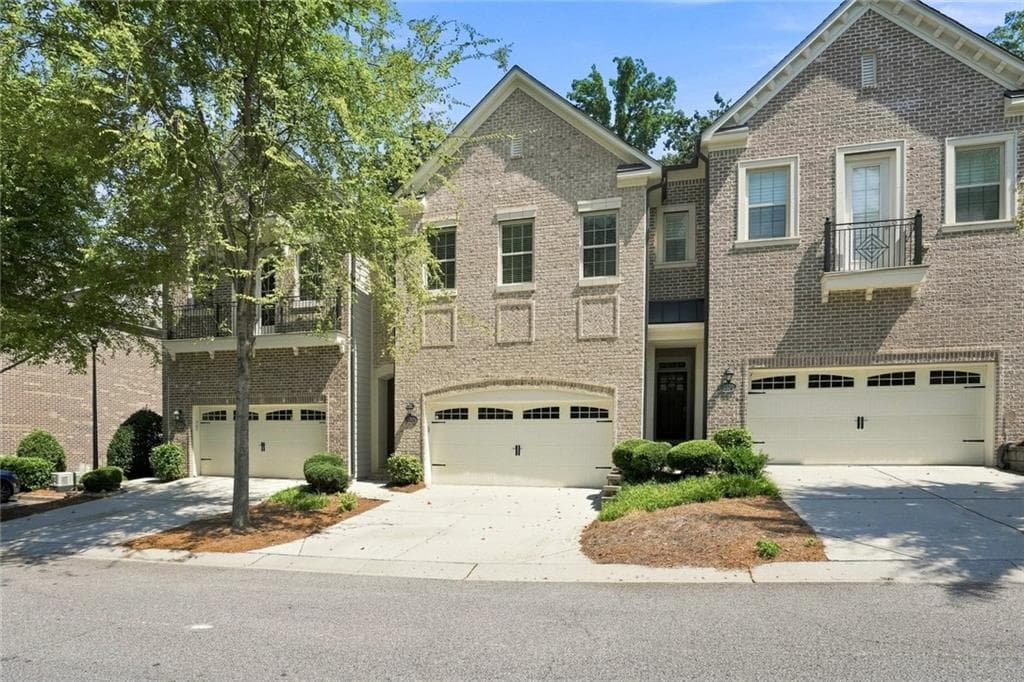 4 bedroom, 4 bathroom, 3,000 sq ft townhouse for sale at 2366 Willington Shoals Place, Smyrna, GA 30080