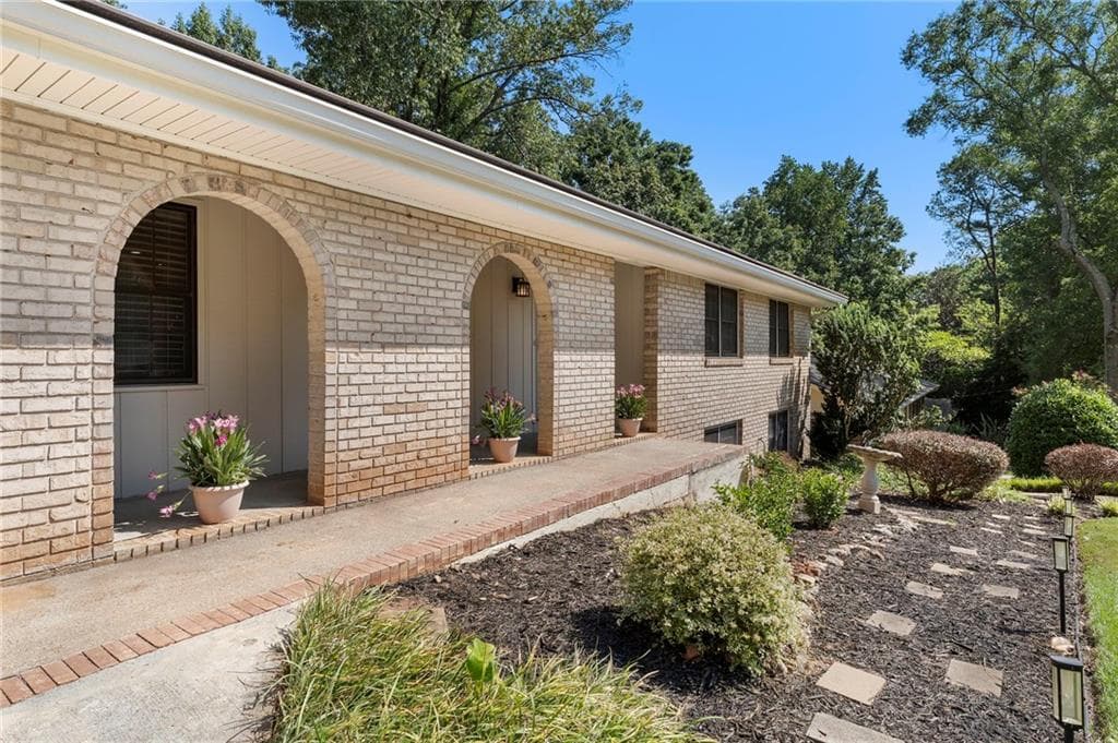 4 bedroom, 3 bathroom, 2,281 sq ft single family residence for sale at 4480 Atlas Place, Tucker, GA 30084 — photo 3
