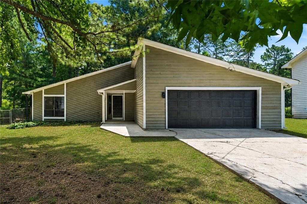 3 bedroom, 2 bathroom, 1,784 sq ft single family residence for sale at 6350 Beethoven Circle, Riverdale, GA 30296