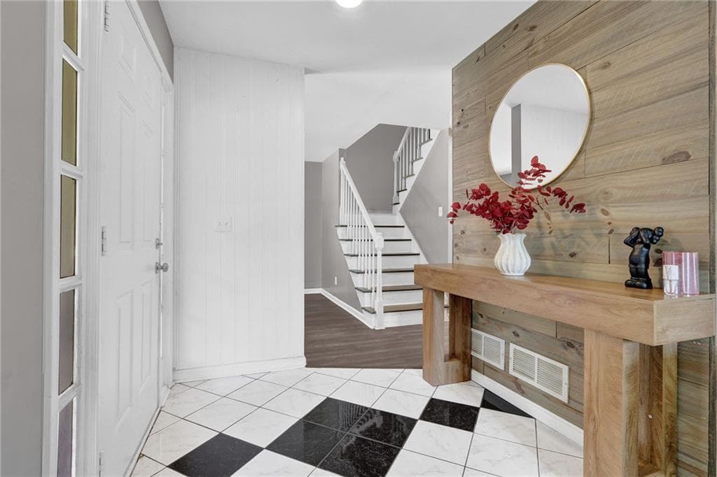 5 bedroom, 3 bathroom, 2,122 sq ft single family residence for sale at 3130 Hall Garden Road, Snellville, GA 30039 — photo 3