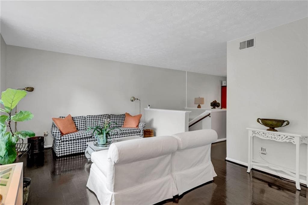 3 bedroom, 3 bathroom, 1,194 sq ft townhouse for rent at 6905 Park Avenue, Sandy Springs, GA 30342 for $3,200 a month — photo 4