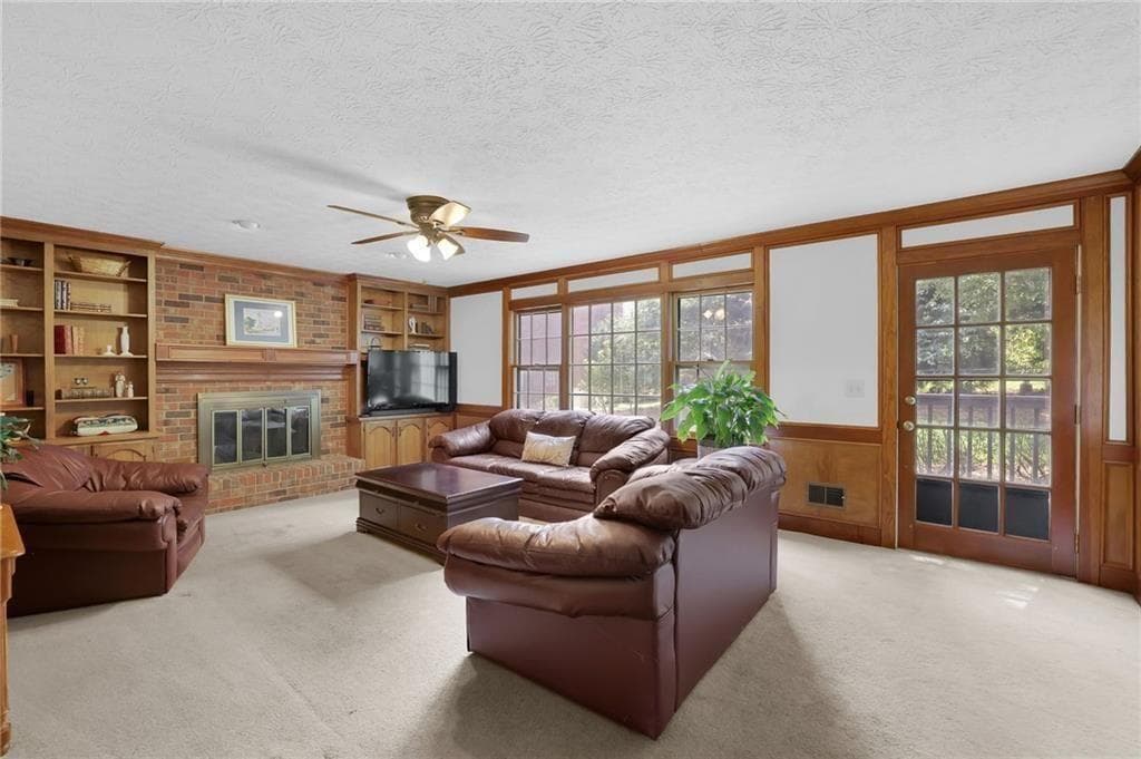 4 bedroom, 3 bathroom, 4,098 sq ft single family residence under contract at 3856 Cynthia Way, Lilburn, GA 30047 — photo 3
