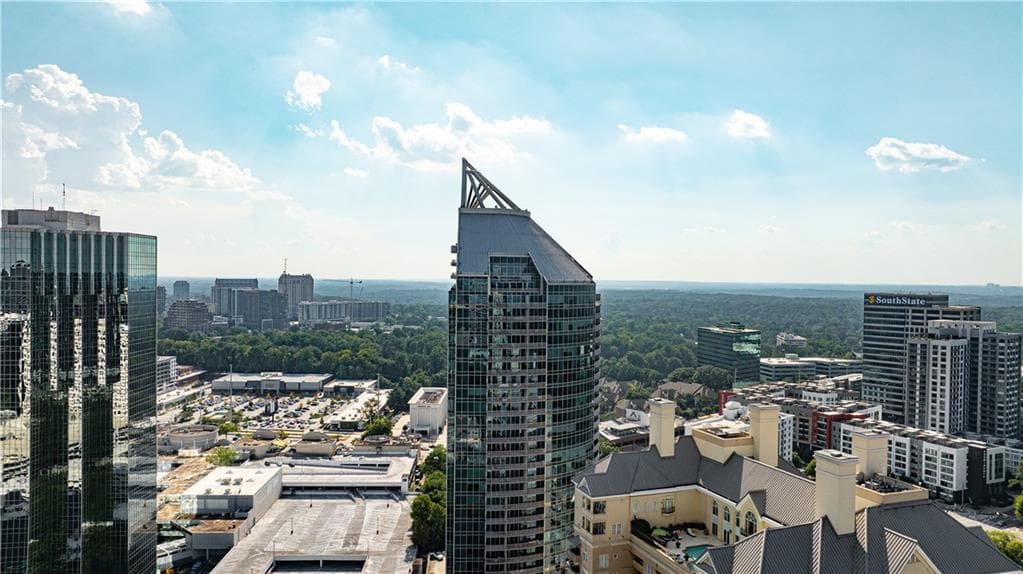 3 bedroom, 3 bathroom, 1,876 sq ft condominium for rent at 3338 Peachtree Road 2105, Atlanta, GA 30326 for $4,500 a month — photo 2