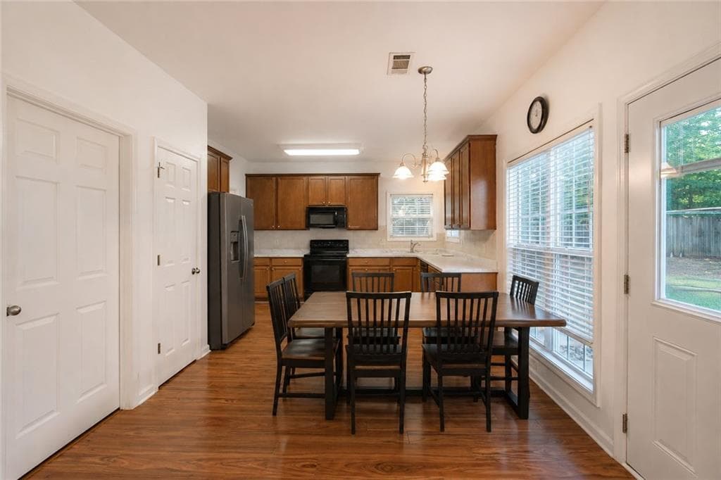 5 bedroom, 3 bathroom, 2,765 sq ft single family residence for sale at 1098 Whisperwood Lane, Lawrenceville, GA 30043 — photo 9