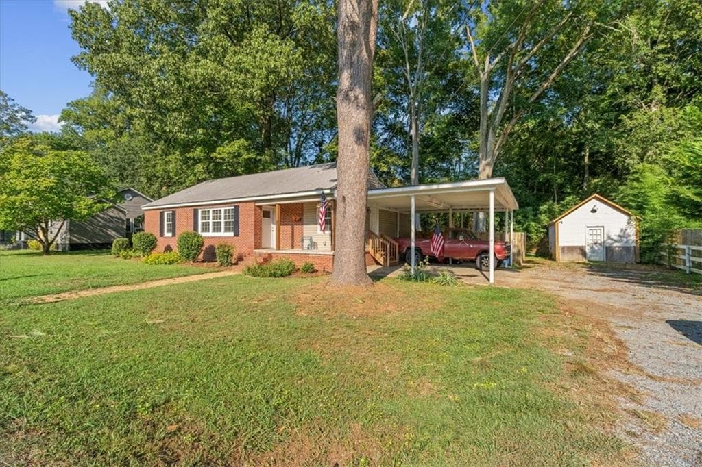 3 bedroom, 1 bathroom, 1,246 sq ft single family residence for sale at 137 Oak Street, Summerville, GA 30747 — photo 2