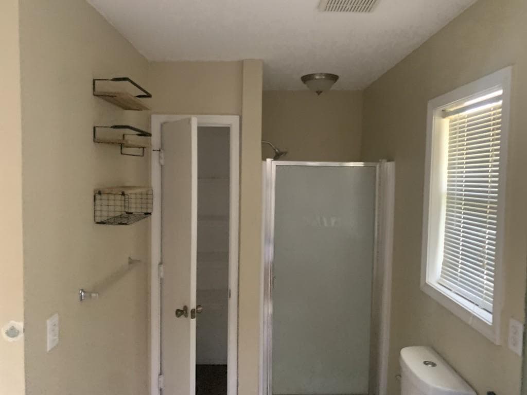 3 bedroom, 3 bathroom, 2,312 sq ft single family residence under contract at 3958 Cotswold Drive, Lilburn, GA 30047 — photo 4