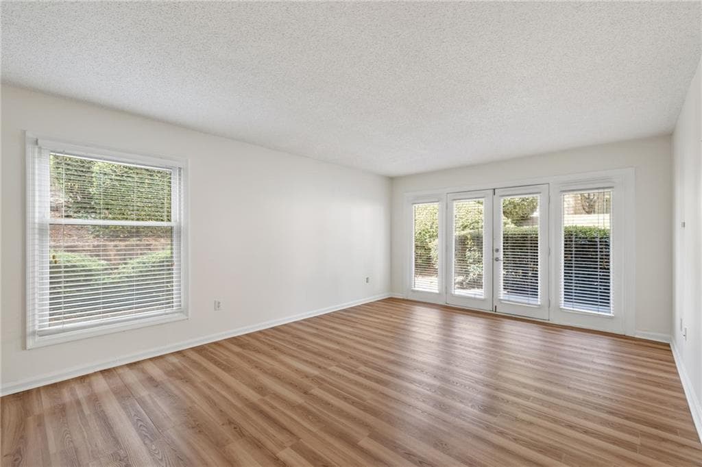 2 bedroom, 1 bathroom, 1,036 sq ft condominium for sale at 3650 Ashford Dunwoody Road 502, Atlanta, GA 30319 — photo 7