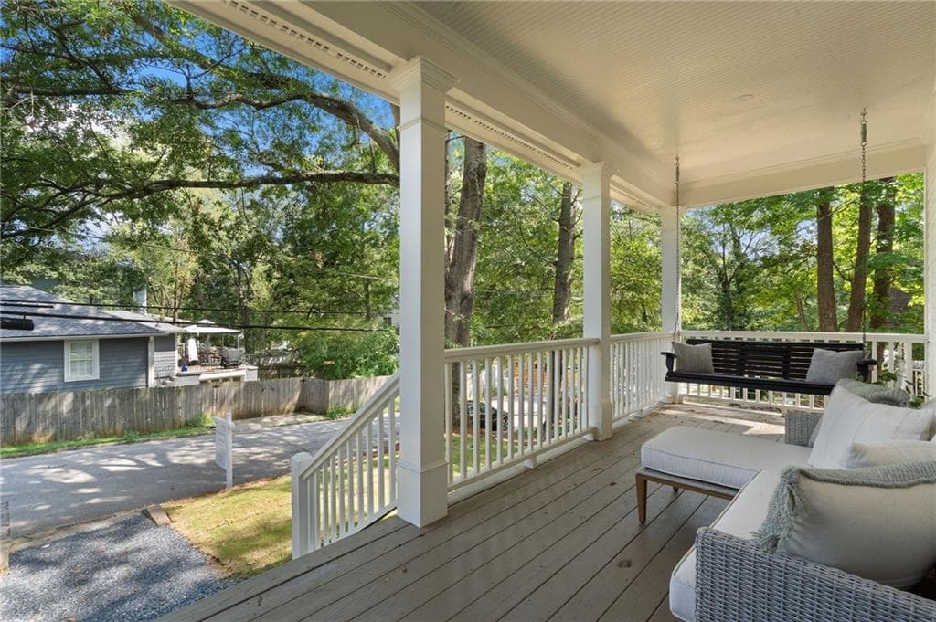 3 bedroom, 3 bathroom, 1,584 sq ft single family residence under contract at 1213 Colmer Avenue, Atlanta, GA 30317 — photo 3