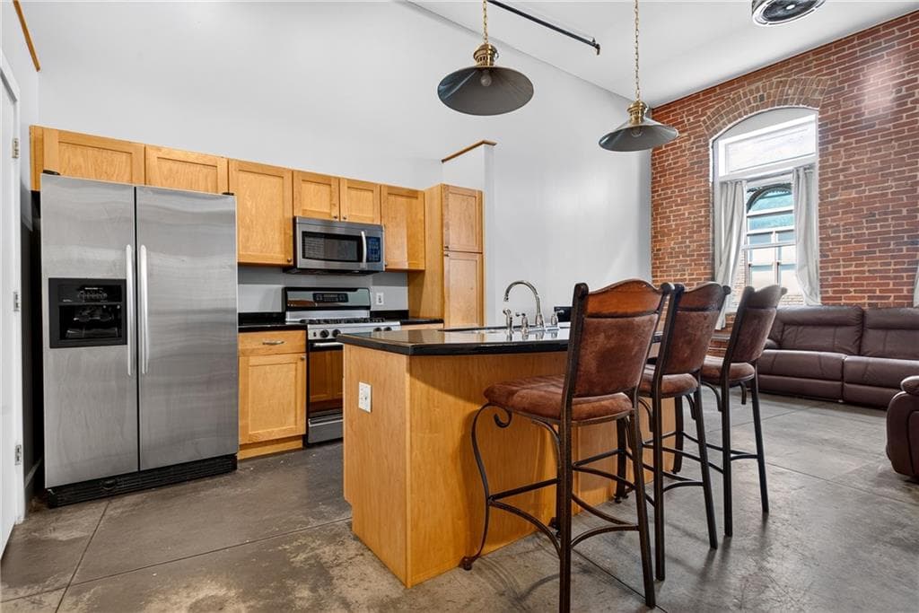 1 bedroom, 1 bathroom, 1,164 sq ft condominium for sale at 350 Peters Street 3, Atlanta, GA 30313 — photo 2