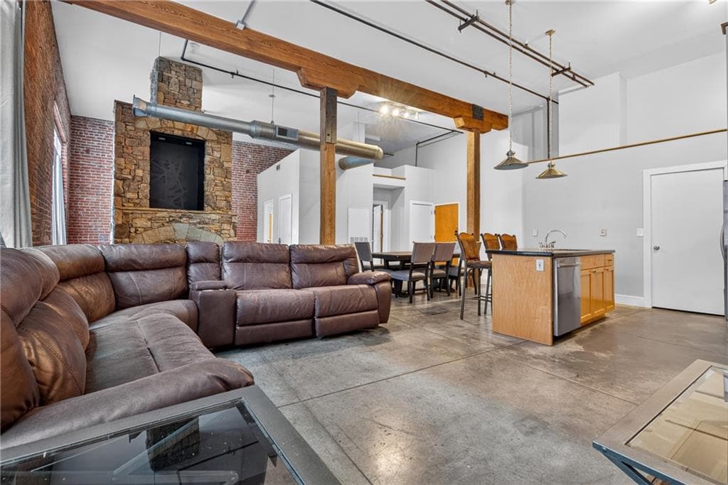 1 bedroom, 1 bathroom, 1,164 sq ft condominium for sale at 350 Peters Street 3, Atlanta, GA 30313 — photo 4