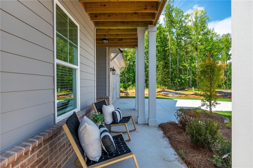 4 bedroom, 4 bathroom, 3,000 sq ft single family residence for sale at 5570 Overview Drive, Flowery Branch, GA 30542 — photo 5